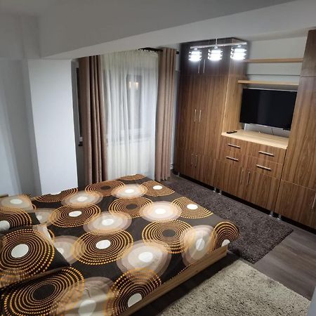 Apartament - Central Târgu Jiu Εξωτερικό φωτογραφία