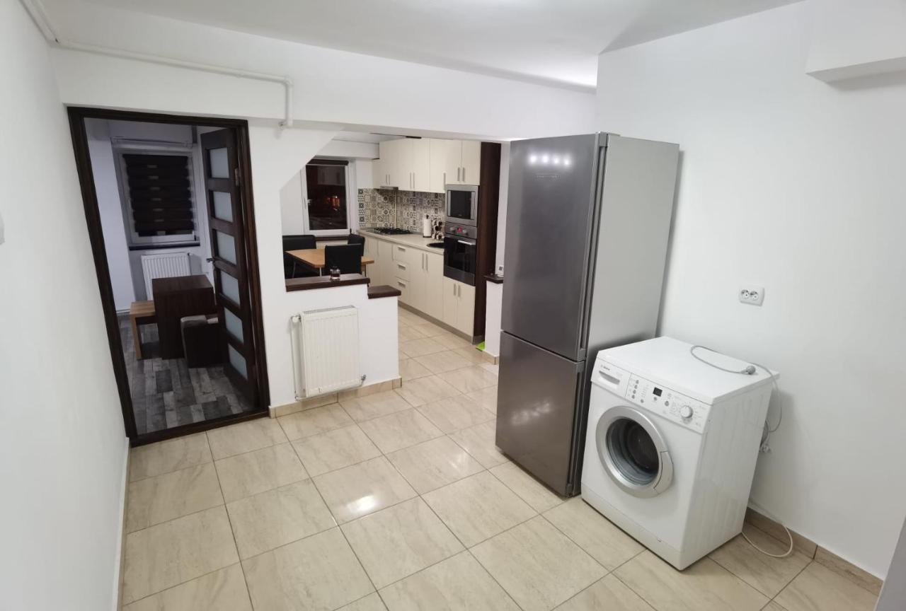 Apartament - Central Târgu Jiu Εξωτερικό φωτογραφία