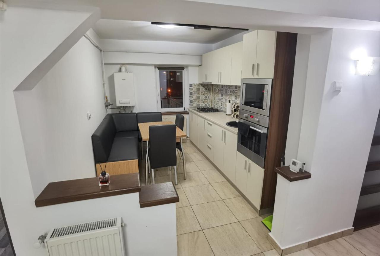 Apartament - Central Târgu Jiu Εξωτερικό φωτογραφία
