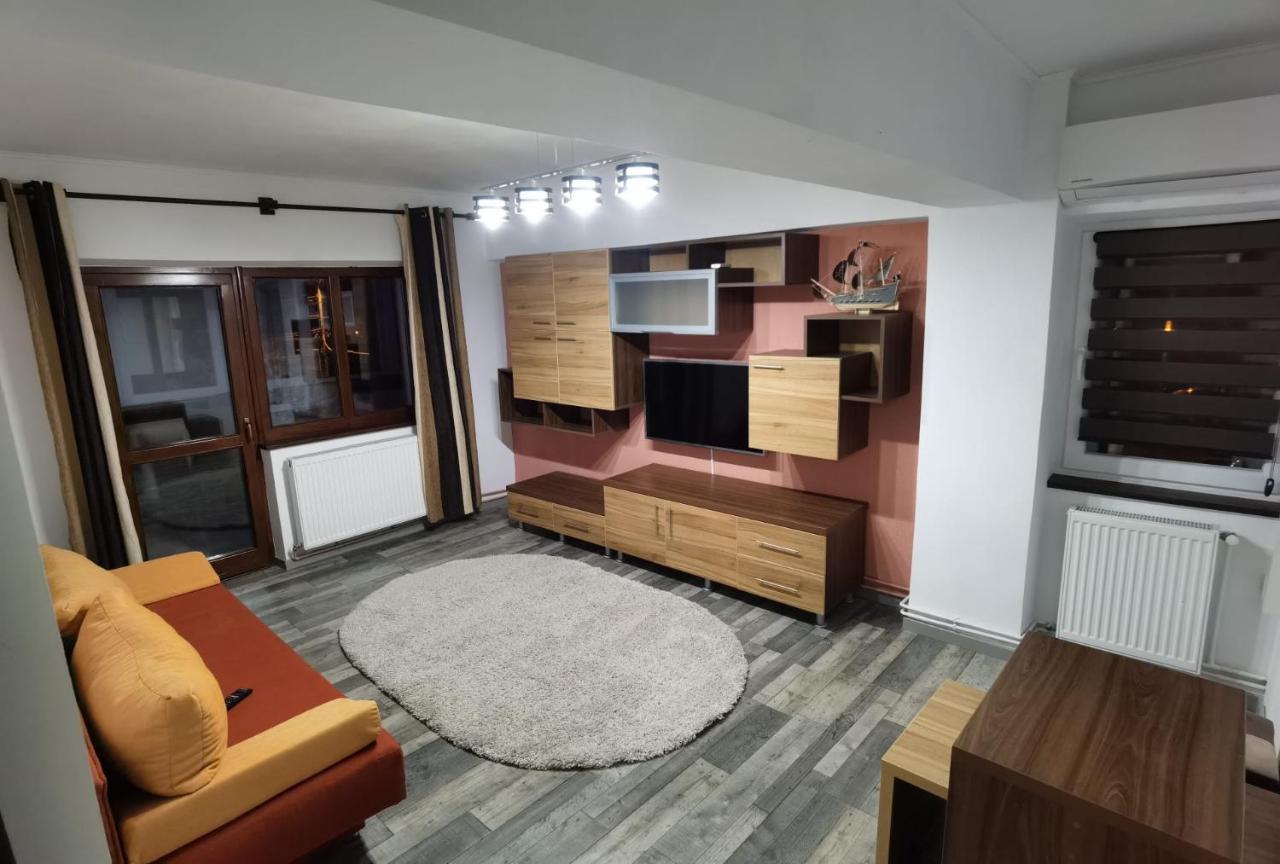 Apartament - Central Târgu Jiu Εξωτερικό φωτογραφία