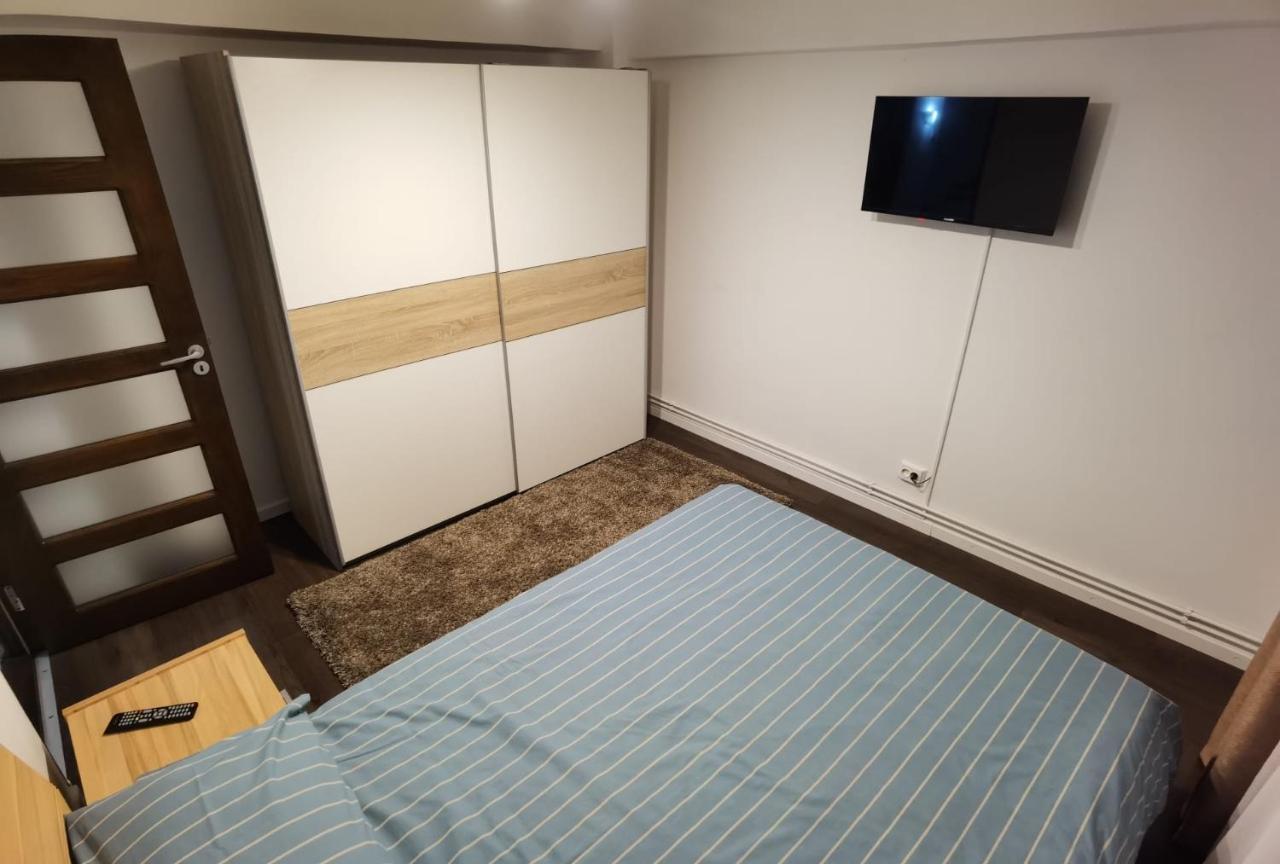 Apartament - Central Târgu Jiu Εξωτερικό φωτογραφία
