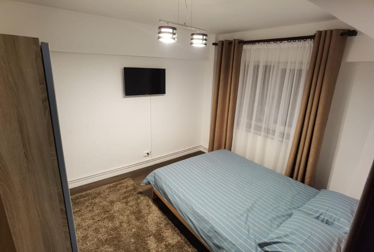 Apartament - Central Târgu Jiu Εξωτερικό φωτογραφία
