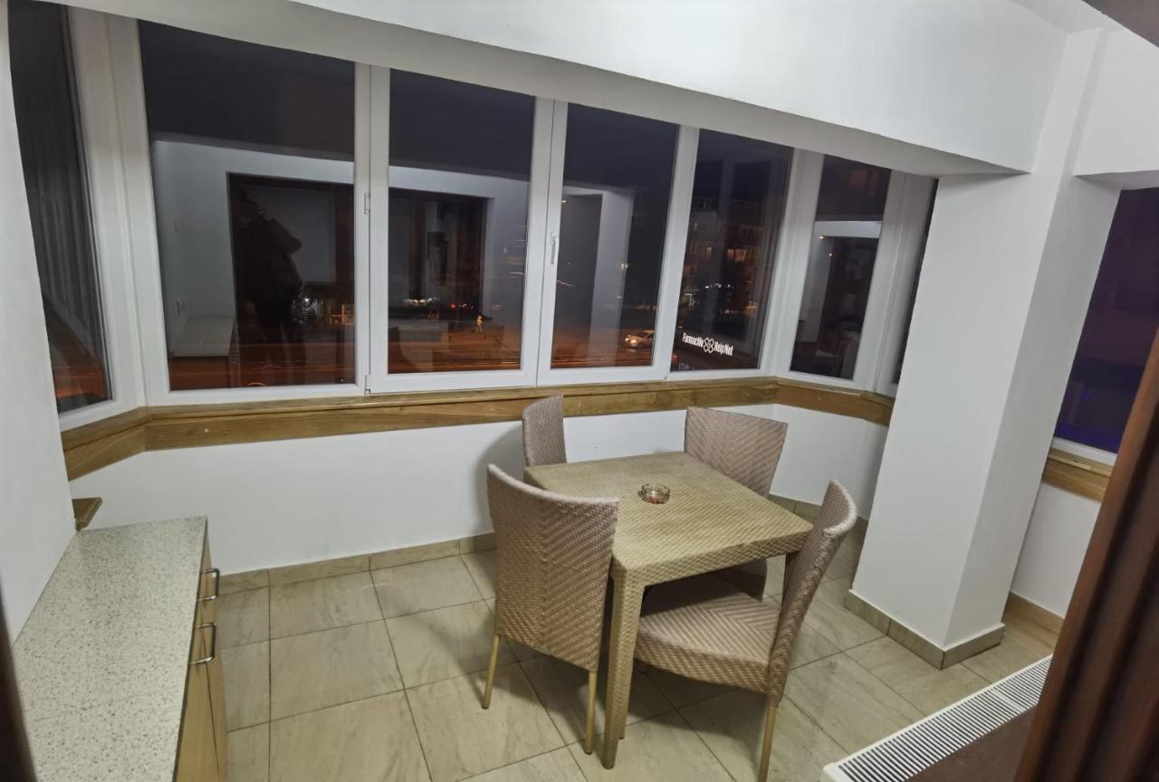 Apartament - Central Târgu Jiu Εξωτερικό φωτογραφία